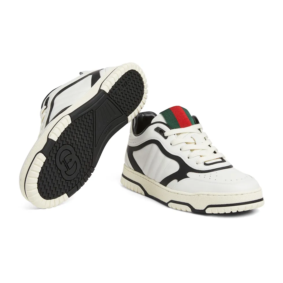 p480 Men's Men's Shoes Gucc*Gucci Re-Web series👫Couple's webbed leather sneakers, as the first sneakers created by Sabato De Sarno for Gucci, the Re-Web series reinterprets the brand's classic stripes, and sets off the modern silhouette design with bold and unique details. This shoe is crafted from iconic classic GG canvas and white leather. This new sneaker is ingeniously decorated with many of the brand's classic details, and is equipped with a bright red and green webbing tongue, which will make people fall in love at first sight. Yuan Size: Female 35-40 Male 39-44 (can be customized to 45, 46